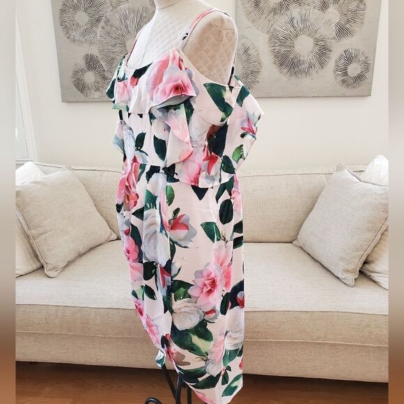 City Chic 'Love Me Do' Floral Cold Shoulder Dress - size 16 - Picture 6 of 14